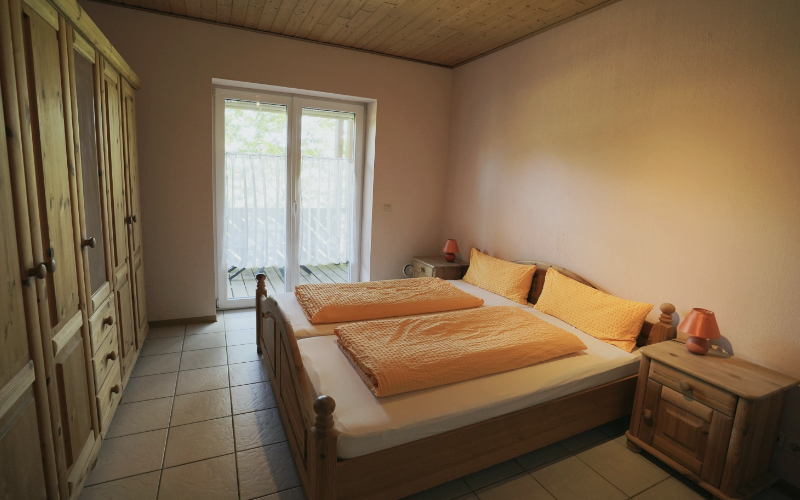 Schlafzimmer 1